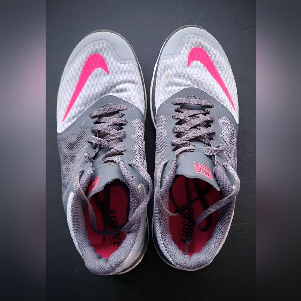 NIKE, Women's Running Shoes, Size 8 1/2